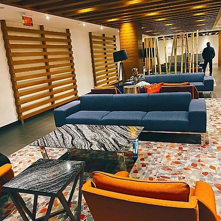 Luxurious Condo In The Center Of Downtown 多伦多 外观 照片