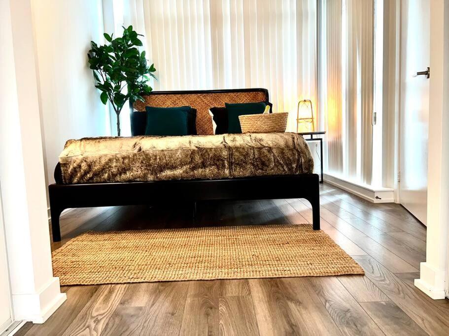 Luxurious Condo In The Center Of Downtown 多伦多 外观 照片
