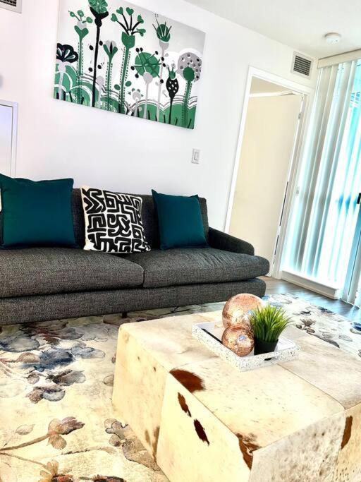 Luxurious Condo In The Center Of Downtown 多伦多 外观 照片
